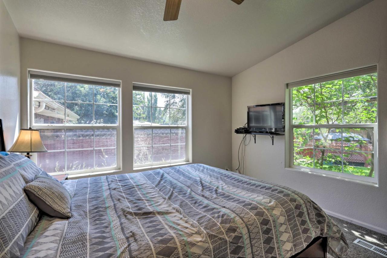 Rustic Retreat Moab Townhome With Grill And Fire Pit 외부 사진